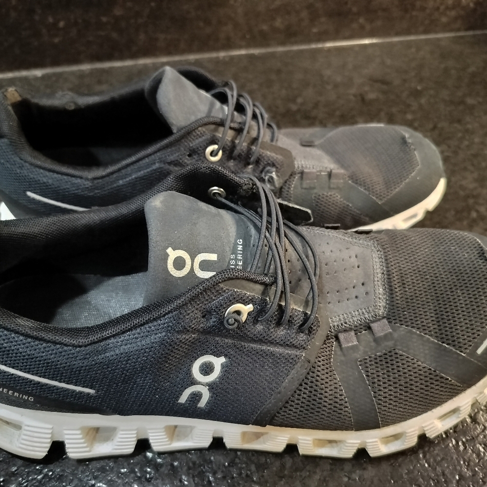 Men's On Running Cloud 5 Black White US 9.5